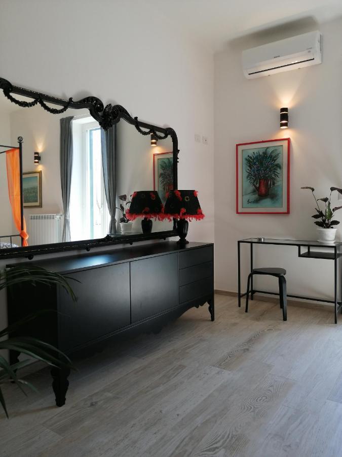 바리 Love Mirrors And Flowers - Affitti Brevi Italia 아파트 외부 사진
